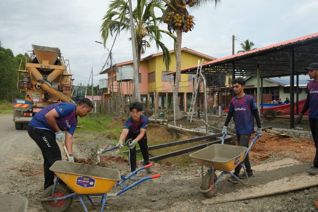 YSS student volunteers — Sabah 2025 mission