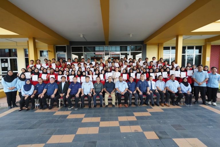 YSS student volunteers — Sabah 2025 mission