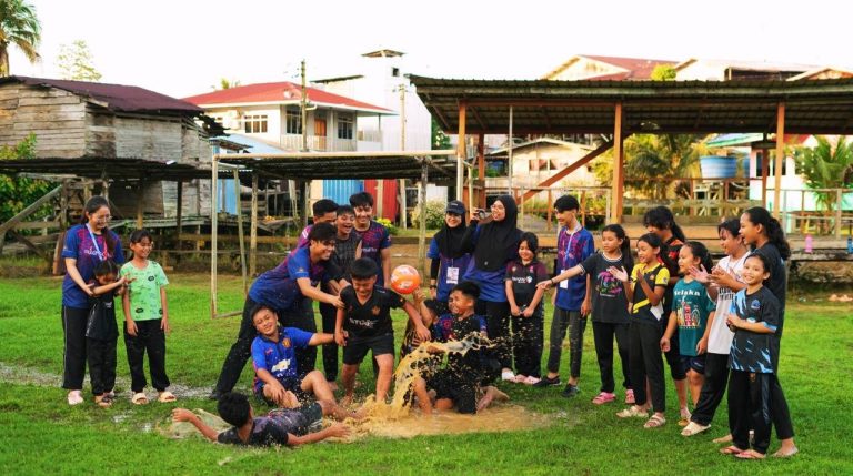 YSS student volunteers — YSS-ASEAN Sarawak 2025 mission