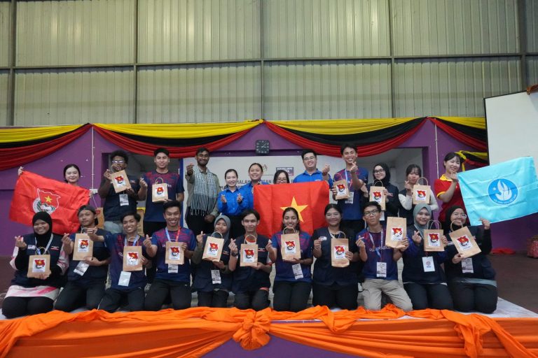 YSS student volunteers — YSS-ASEAN Sarawak 2025 mission