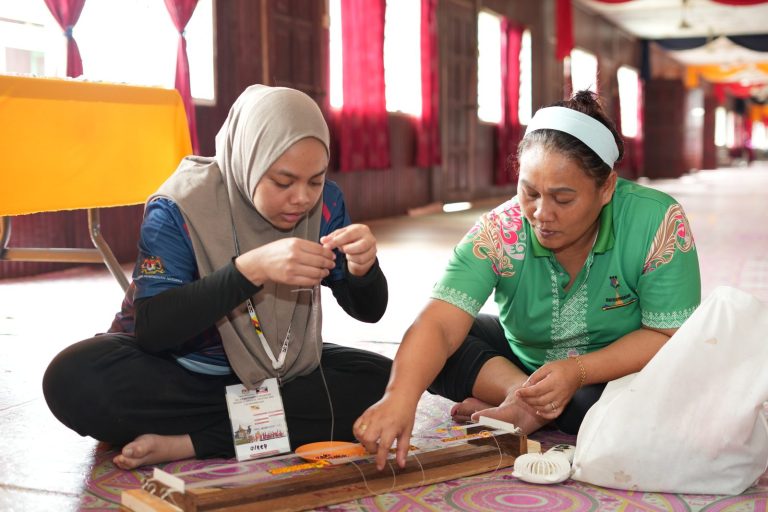 YSS student volunteers — YSS-ASEAN Sarawak 2025 mission