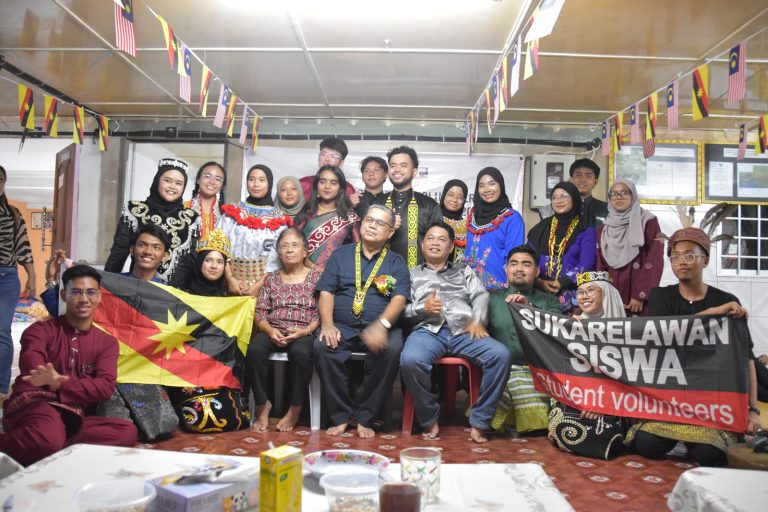 YSS student volunteers — YSS-ASEAN Sarawak 2025 mission