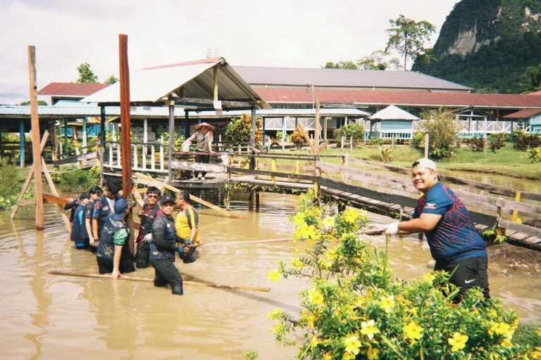 YSS student volunteers — YSS-ASEAN Sarawak 2025 mission
