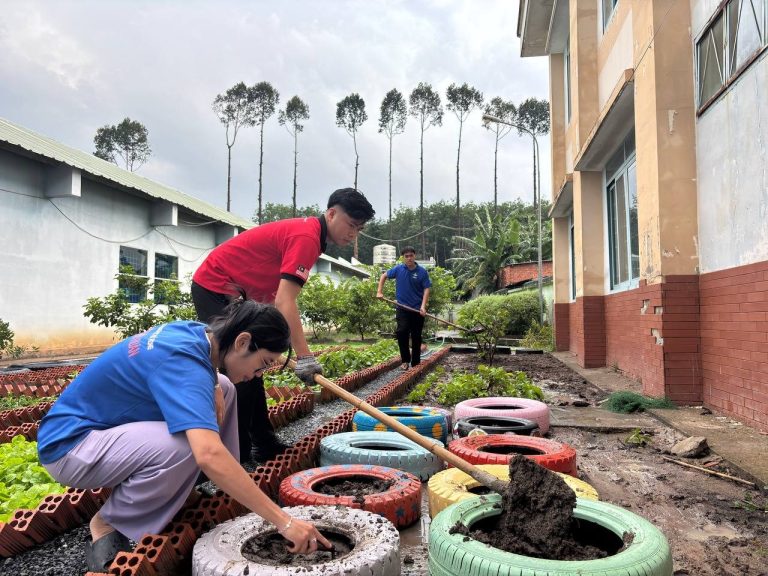YSS student volunteers — GSVC Vietnam 2025 mission