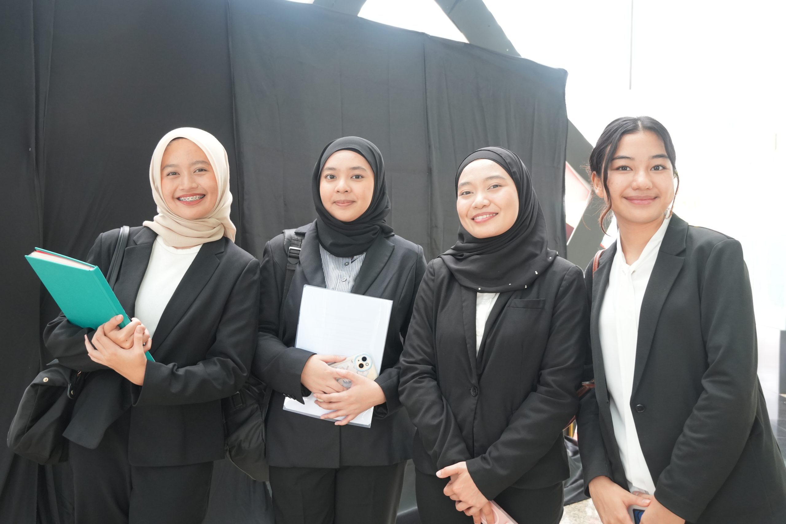 Student volunteer candidates at a YSS selection session