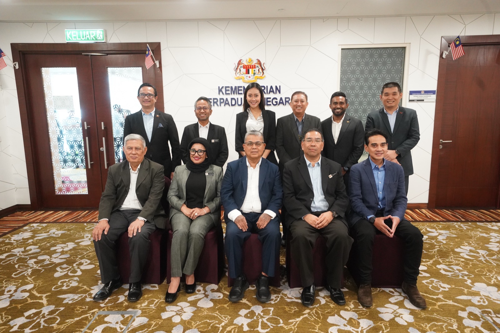 YSS leadership and Ministry of National Unity officials in a group photo